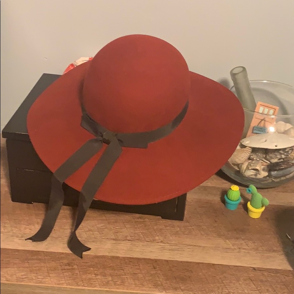 Liz Claiborne red wool hat